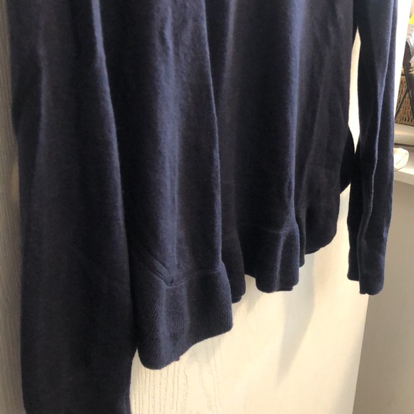 Gap navy sweater with ruffle hem - Picture 3 of 6